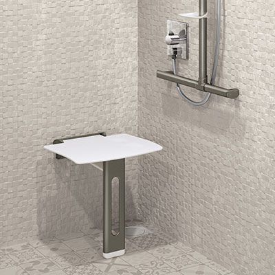 Lift-up shower seat